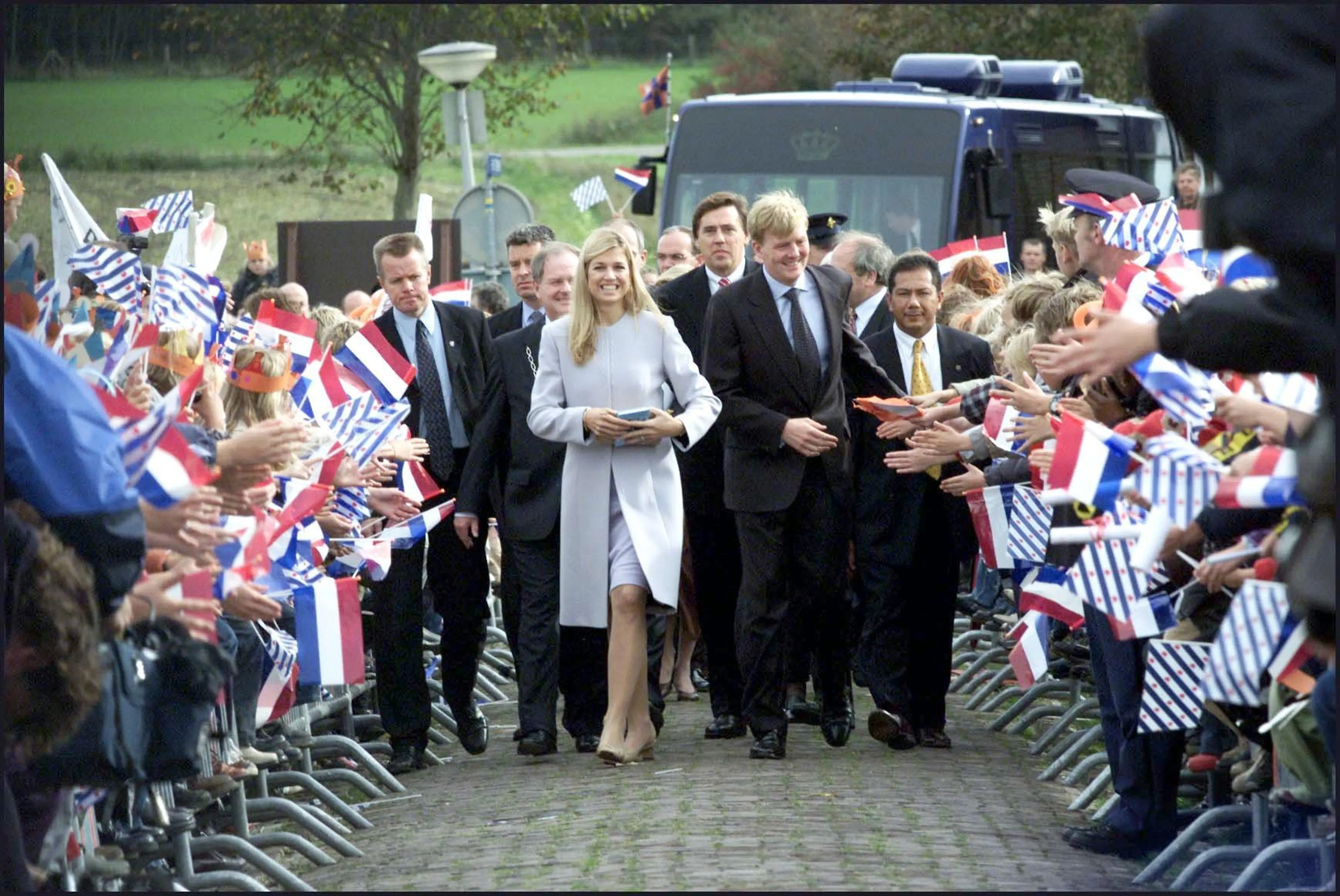 In 2001 maakt Máxima kennis met de zeven provincies van Nederland.