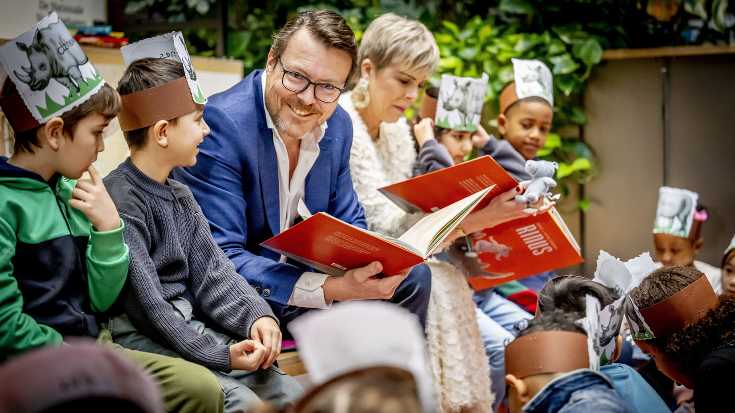 Prins Constantijn deelt herinneringen aan leesopvoeding: "Mijn vader vertelde verhalen"