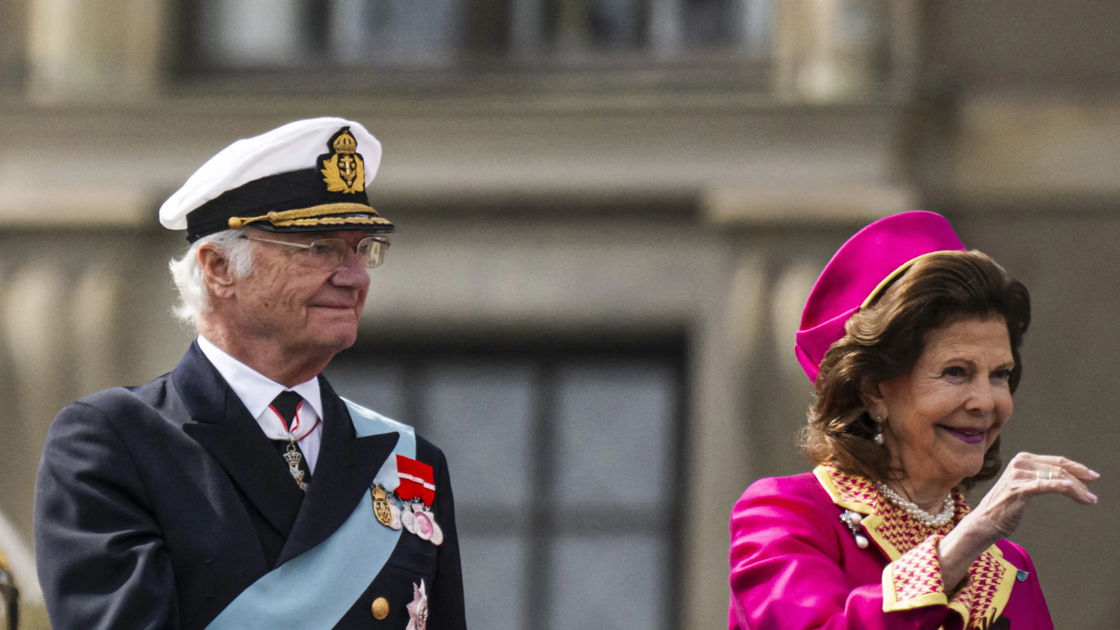 Zweedse royals vieren verjaardag koning Carl Gustaf: kleine prinses Ines is er voor het eerst bij