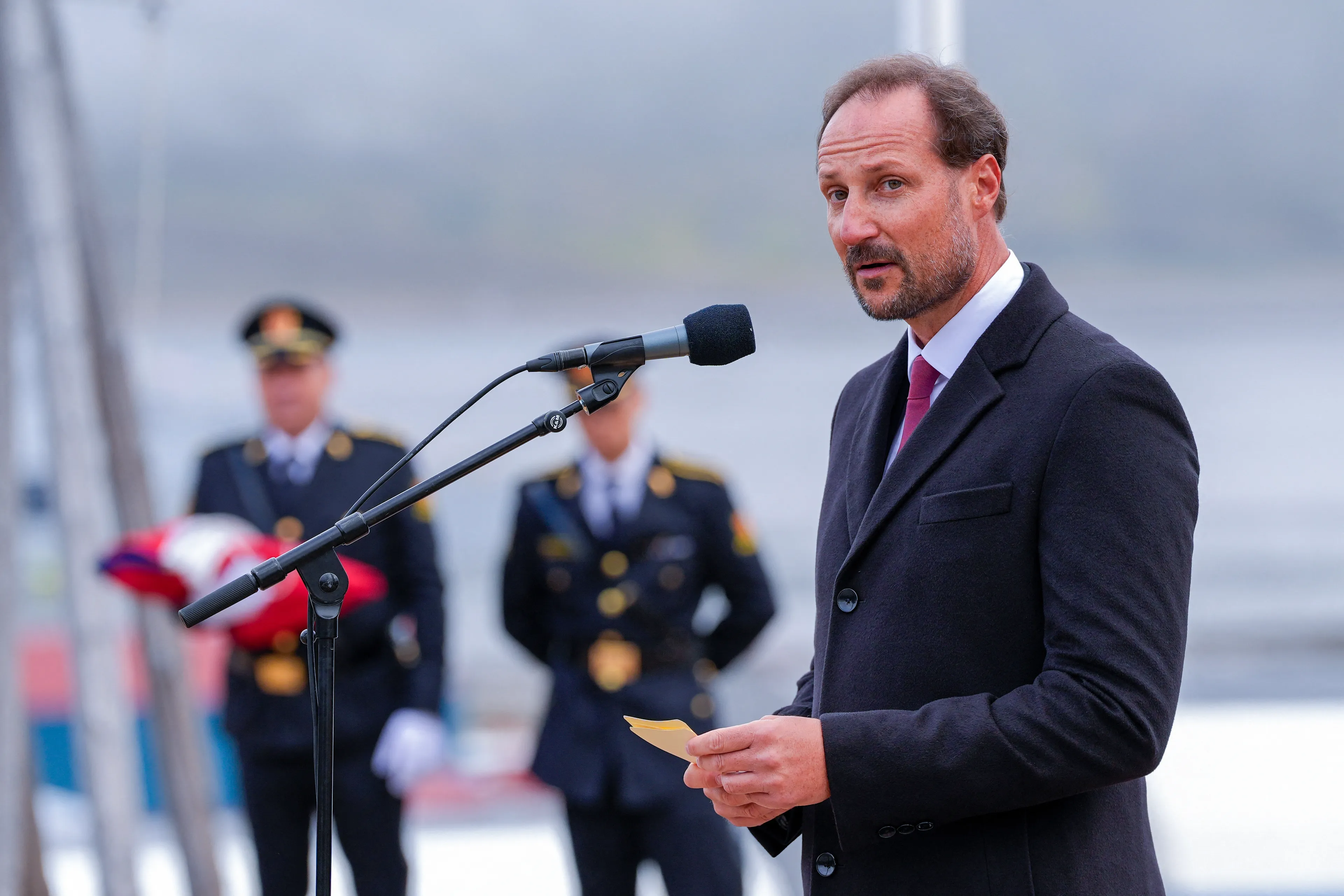 Kroonprins Haakon vraagt om "begrip en tijd" rond ophef Mette-Marit