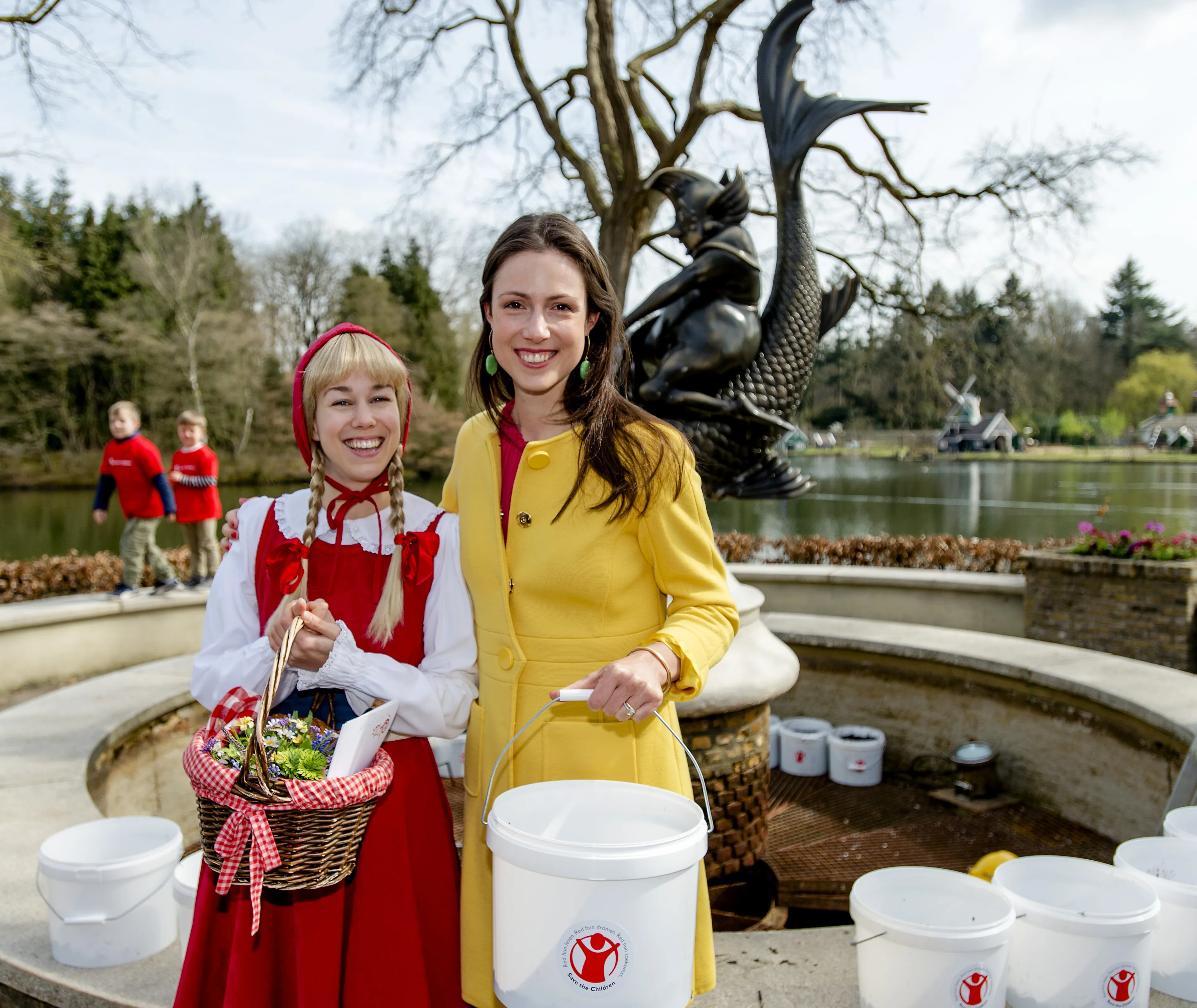 Prinses Viktória aan het werk voor Save the Children in de Efteling (2015).