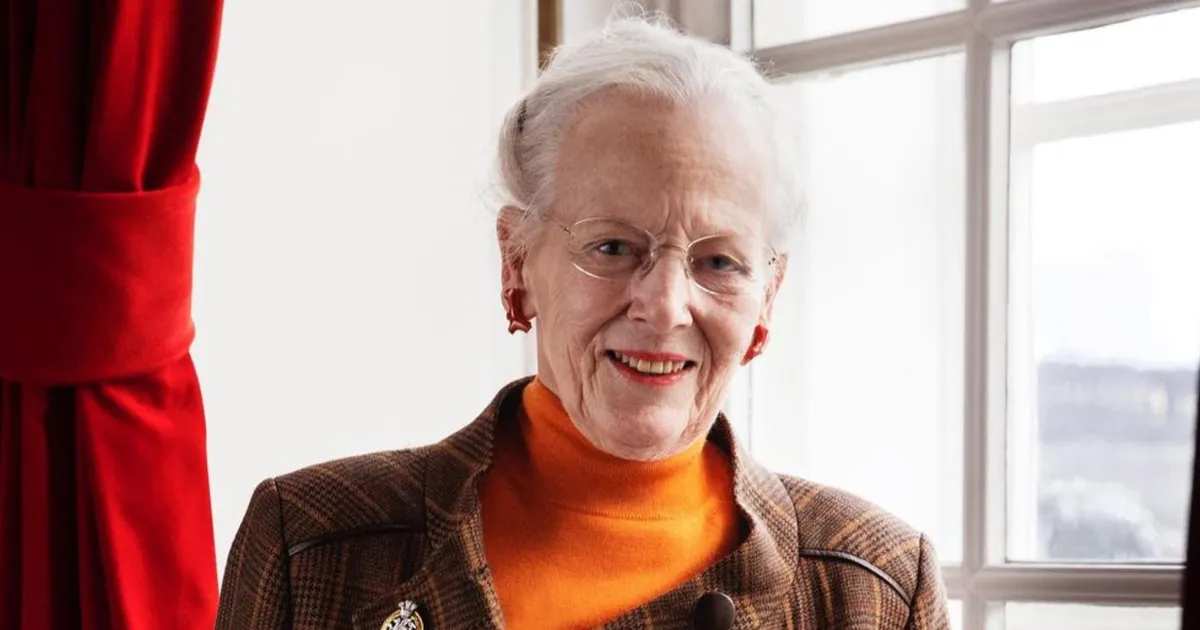 Koningin Margrethe ontwerpt kostuums voor Netflix-film - Blauw Bloed