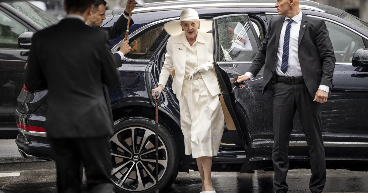 Koningin Margrethe verrast tijdens staatsbezoek IJsland - Blauw Bloed