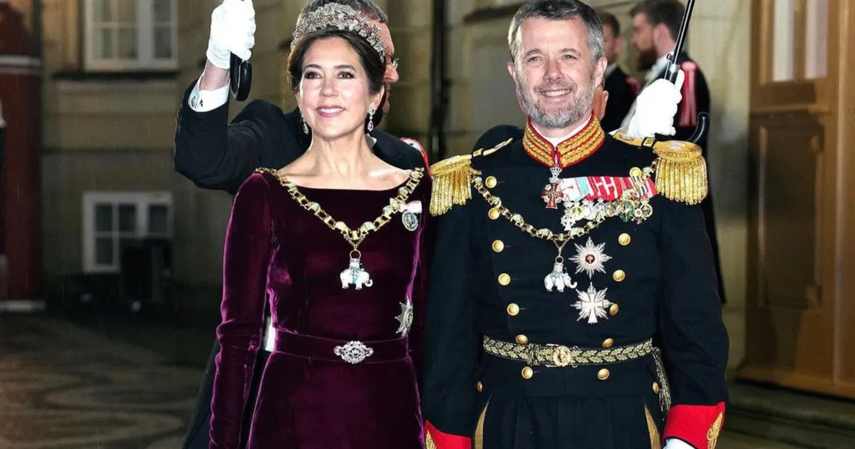 Zien: Deense koningin Margrethe organiseert nieuwjaarsdiner - Blauw Bloed
