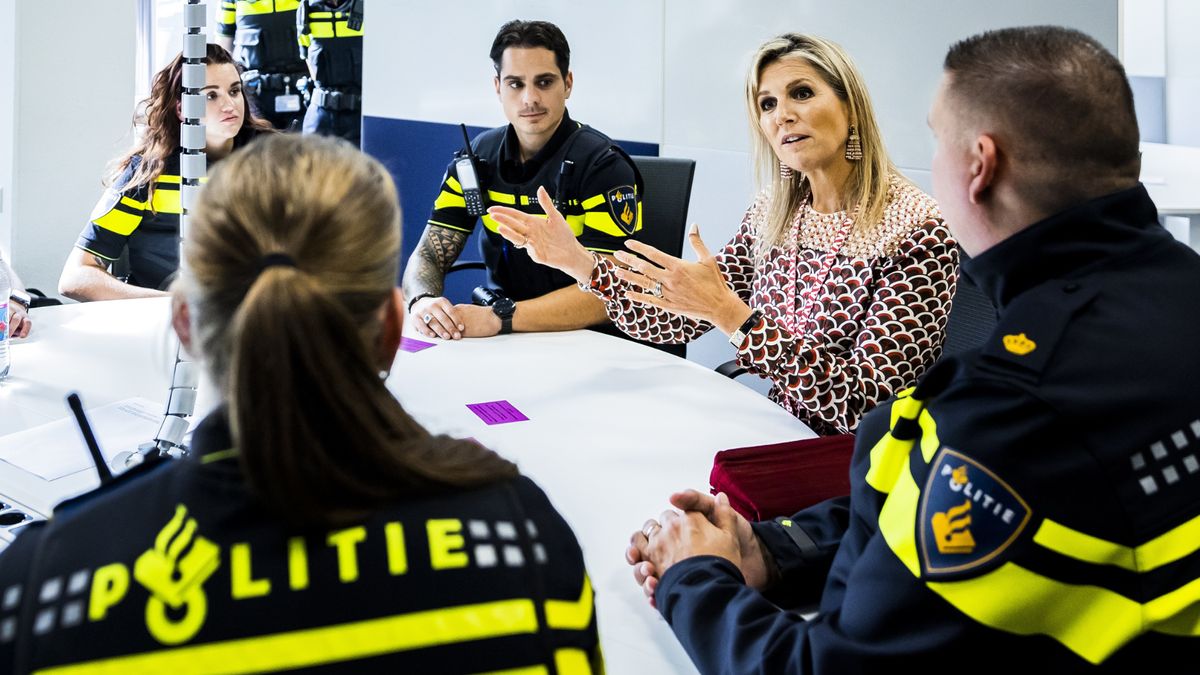 Queen Máxima visits the Pink in Blue Police Network