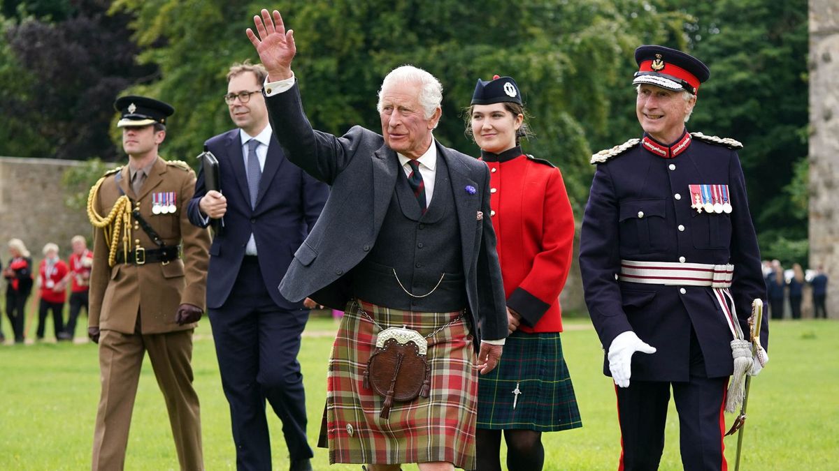 Koning Charles wordt opnieuw gekroond in Schotland, dit moet je over deze ceremonie weten