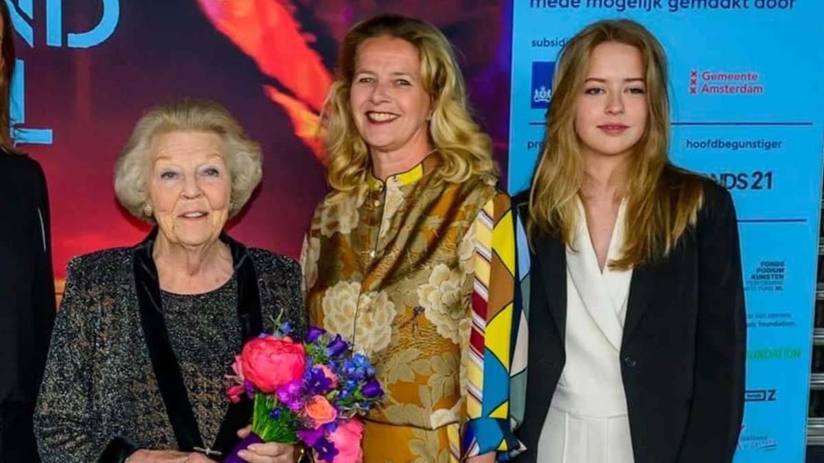 Video: avondje uit voor prinses Beatrix, Mabel én kleindochter Zaria