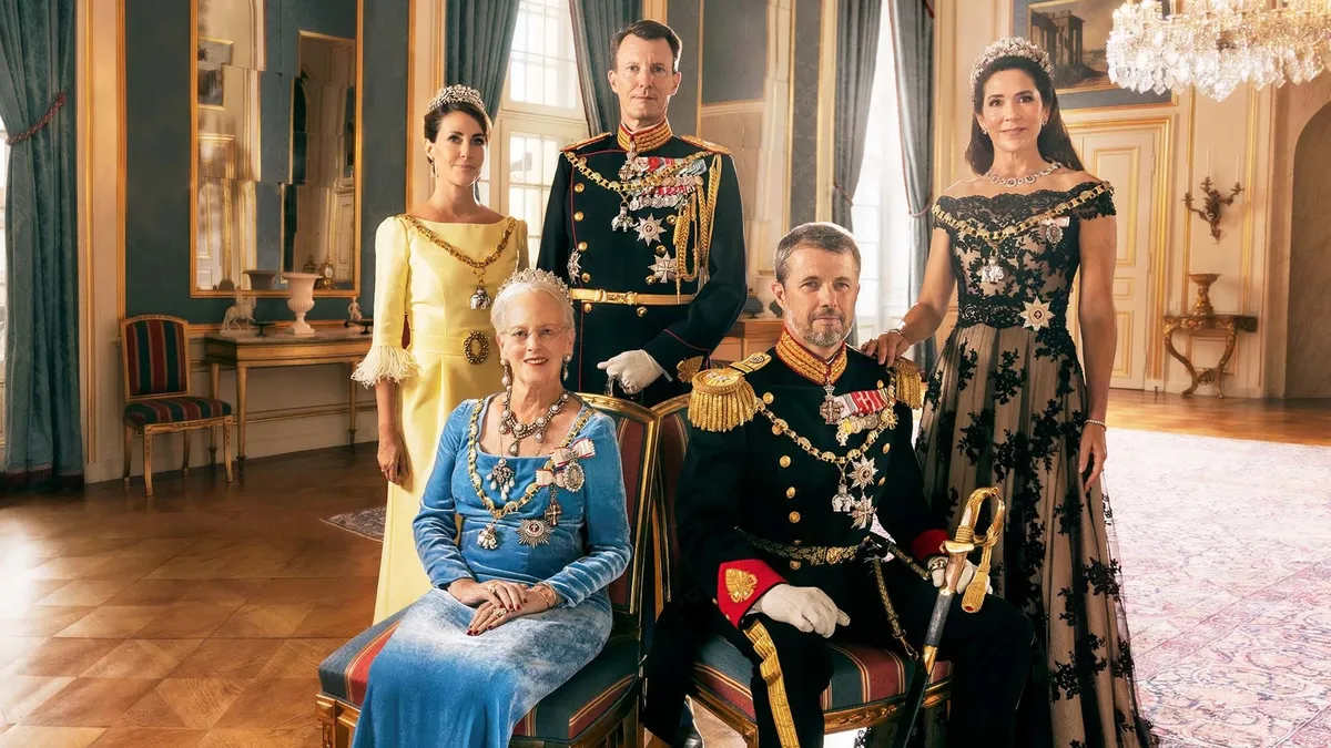 Deense hof sluit jubileumjaar Margrethe af met nieuwe foto's - Blauw Bloed