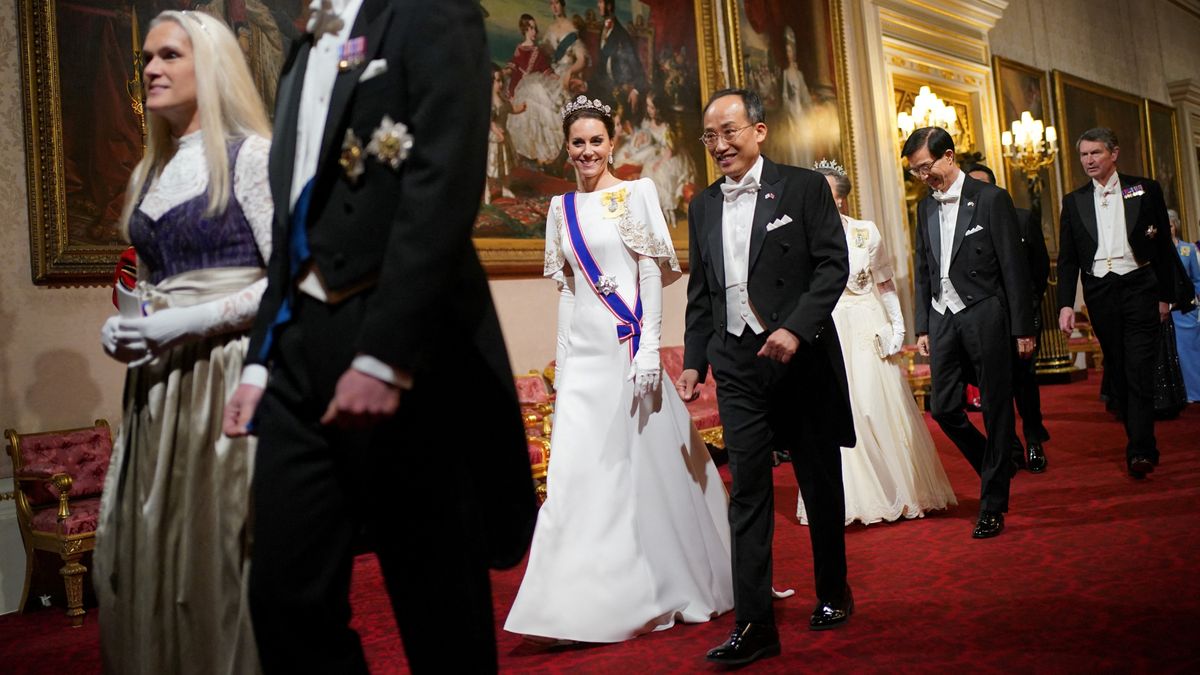 This is why British royals wear white at state banquets