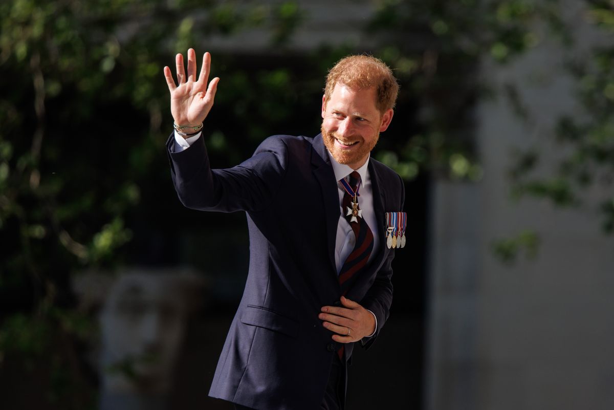 Calorosa riunione per il principe Harry durante la sua visita a Londra