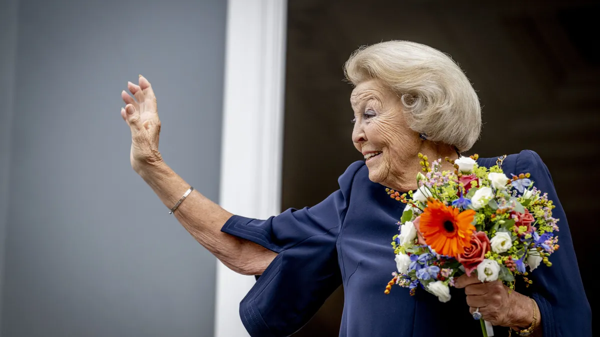 Prinses Beatrix gaat in november naar Curaçao en Aruba - Blauw Bloed