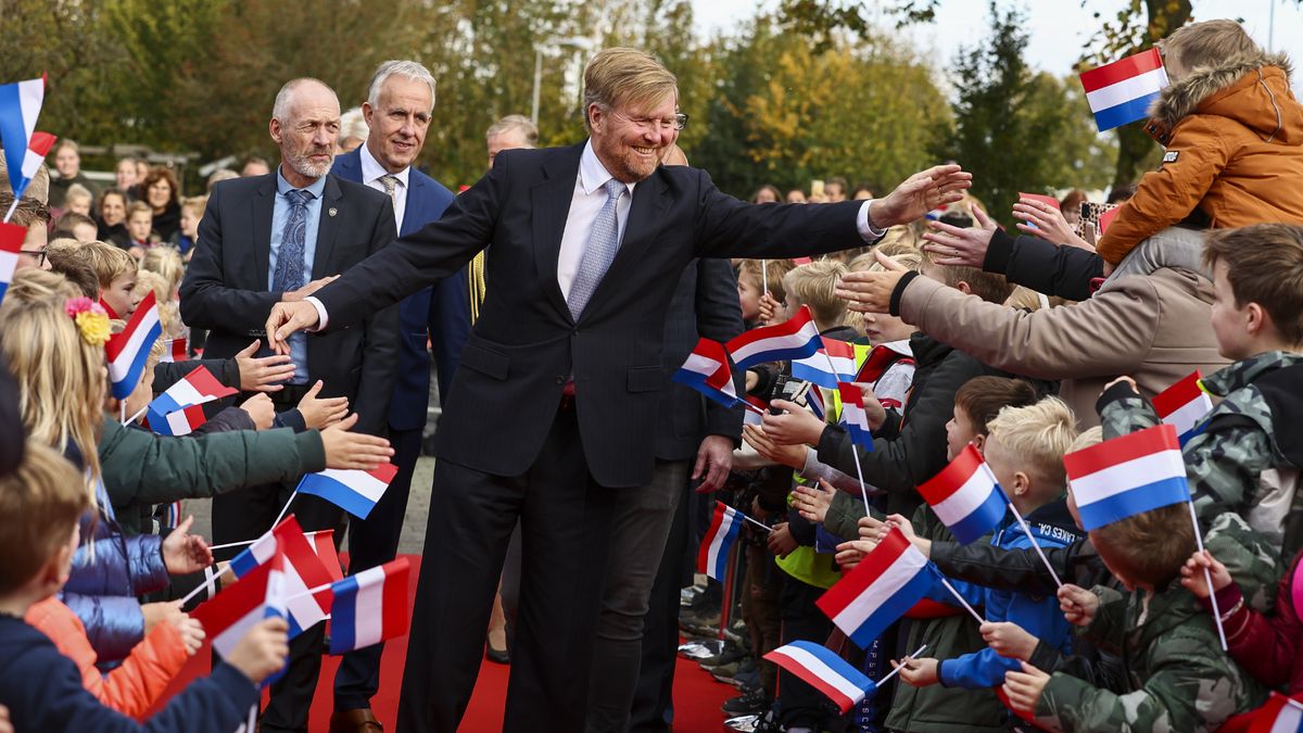 Koning Willem-Alexander Bezoekt Utrecht En Overijssel - Blauw Bloed