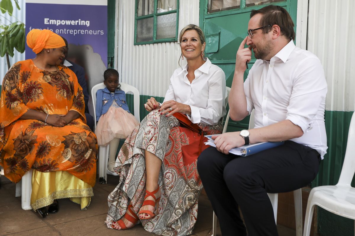 Koningin Máxima laat jurk vermaken voor laatste dag in Kenia