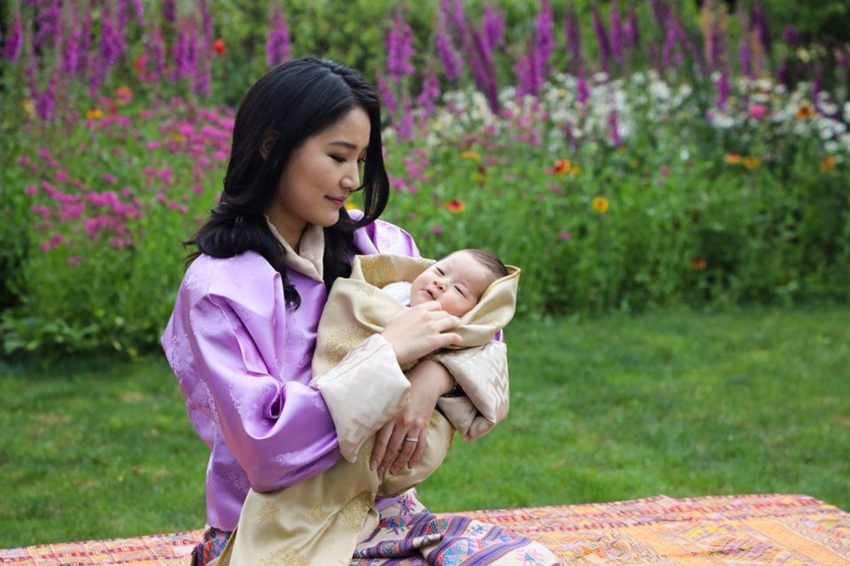 Pasangan kerajaan di Bhutan melahirkan seorang putri kecil!