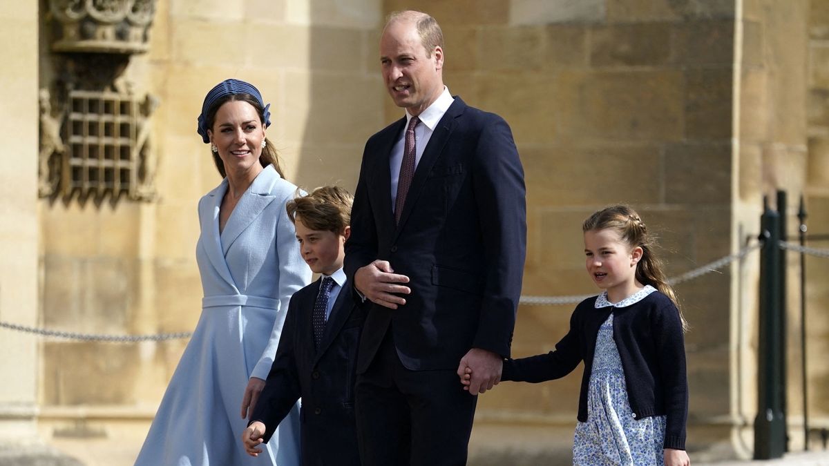 Photos: George and Charlotte to Easter service for the first time