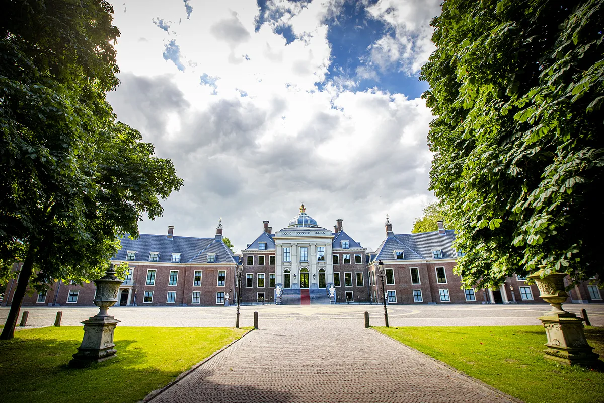 Video: Bekijk Huis ten Bosch nu van binnen - Blauw Bloed