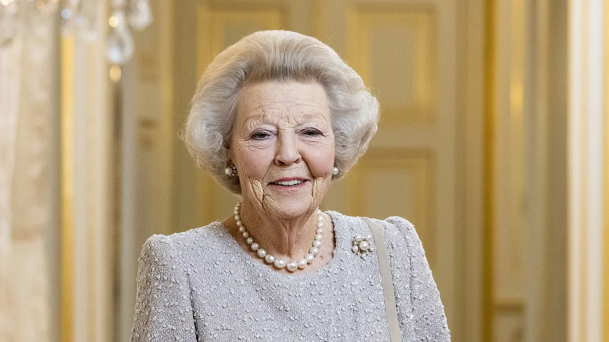Leuk! Een nieuwe foto van jarige prinses Beatrix - Blauw Bloed