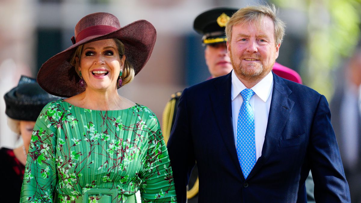 Look: Máxima shines in spring dress during prize presentation