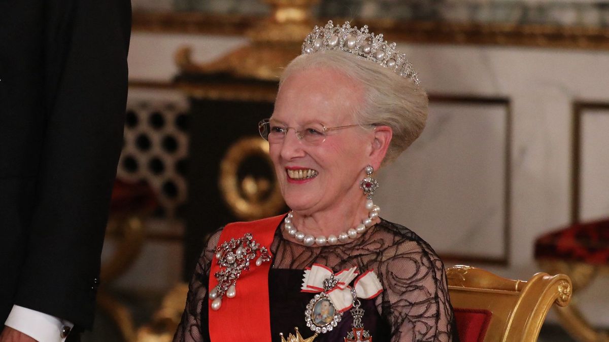 Koningin Margrethe Begint Haar Jubileumjaar Feestelijk - Blauw Bloed