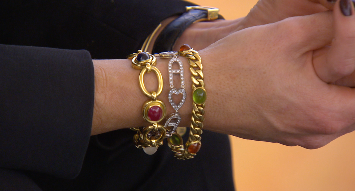 Video: De geheime symboliek van Máxima's armbanden