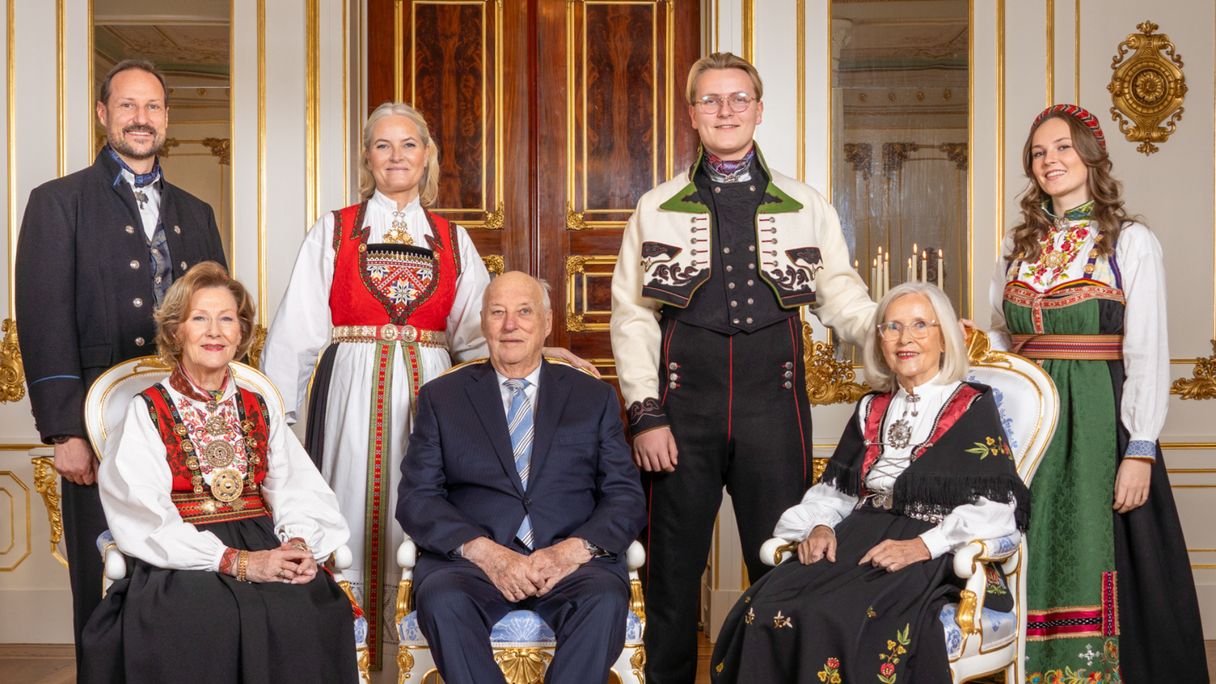 Dít is de nieuwe familiefoto van de Noorse koninklijke familie