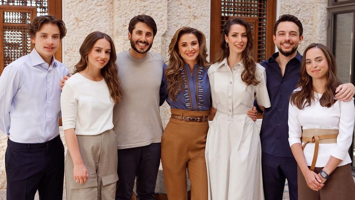 Jarige koningin Rania deelt nieuwe familiefoto