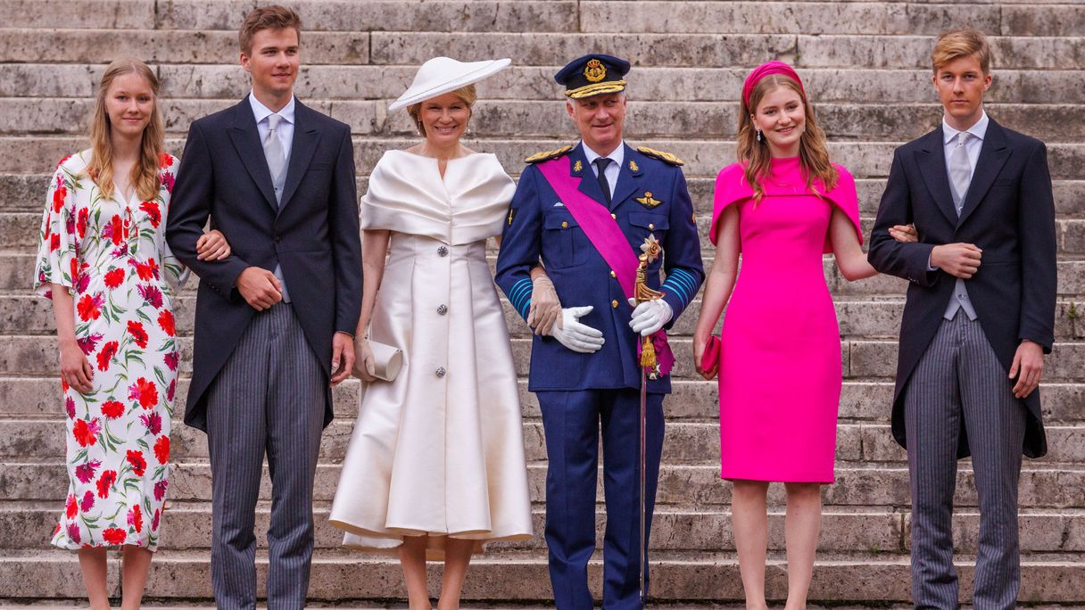 Dít dragen koningin Mathilde en de prinsessen tijdens de nationale feestdag