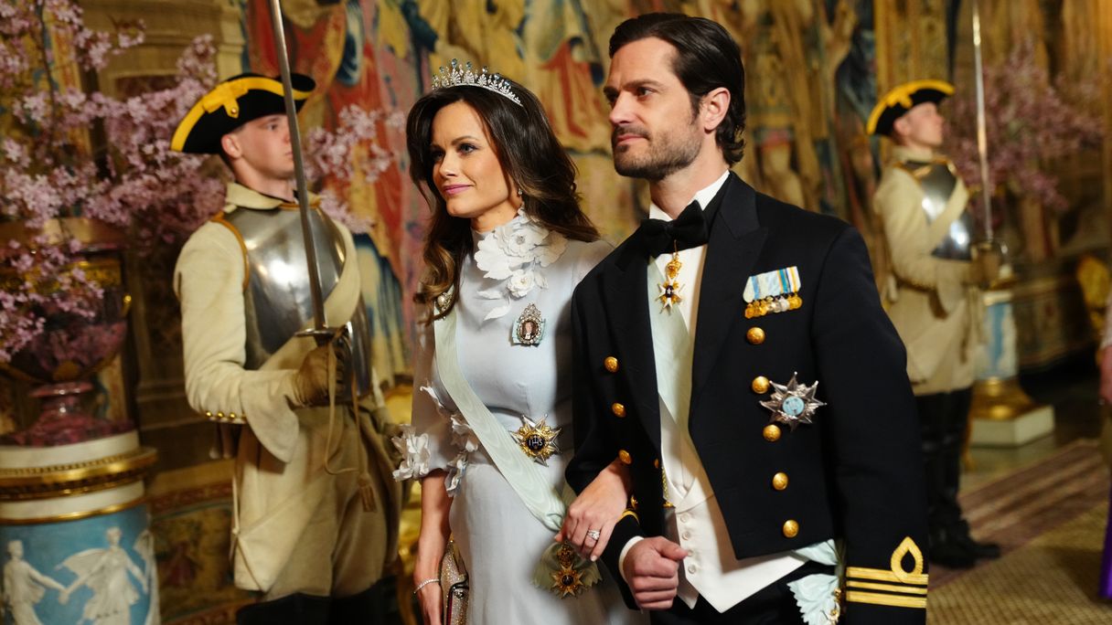Jarige prins Carl Philip op de kiek gezet door zijn vrouw Sofia