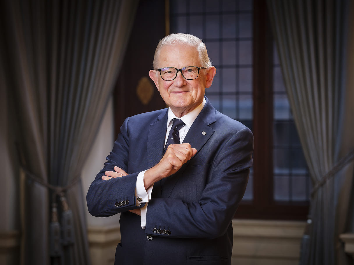 Lachen met 10 tweets van de jarige Pieter van Vollenhoven