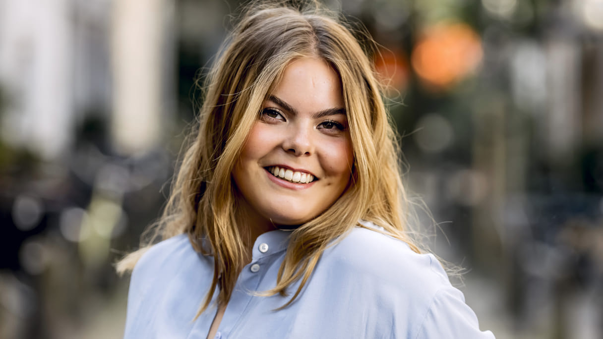 Eloise grijpt in bij racistisch gesprek: 'Doe even normaal'