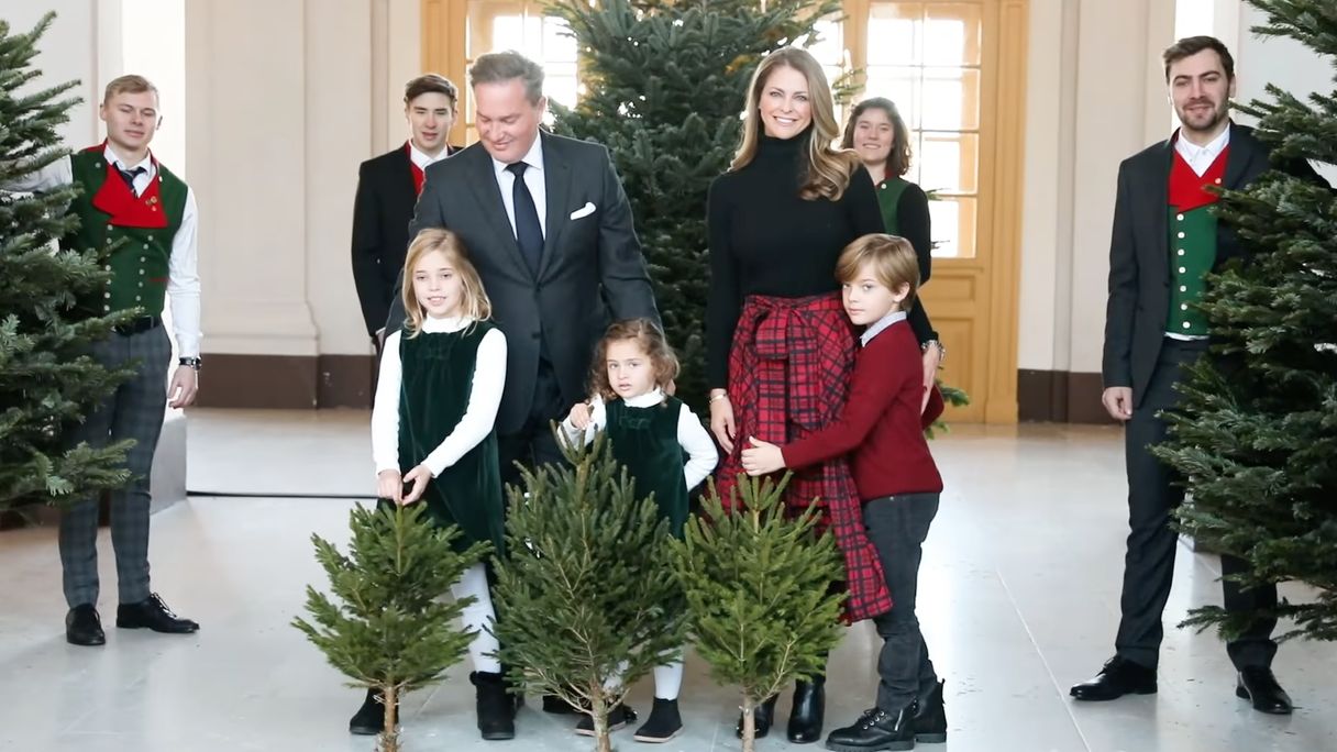 Kijk: Gezin prinses Madeleine al in Zweedse kerstsfeer