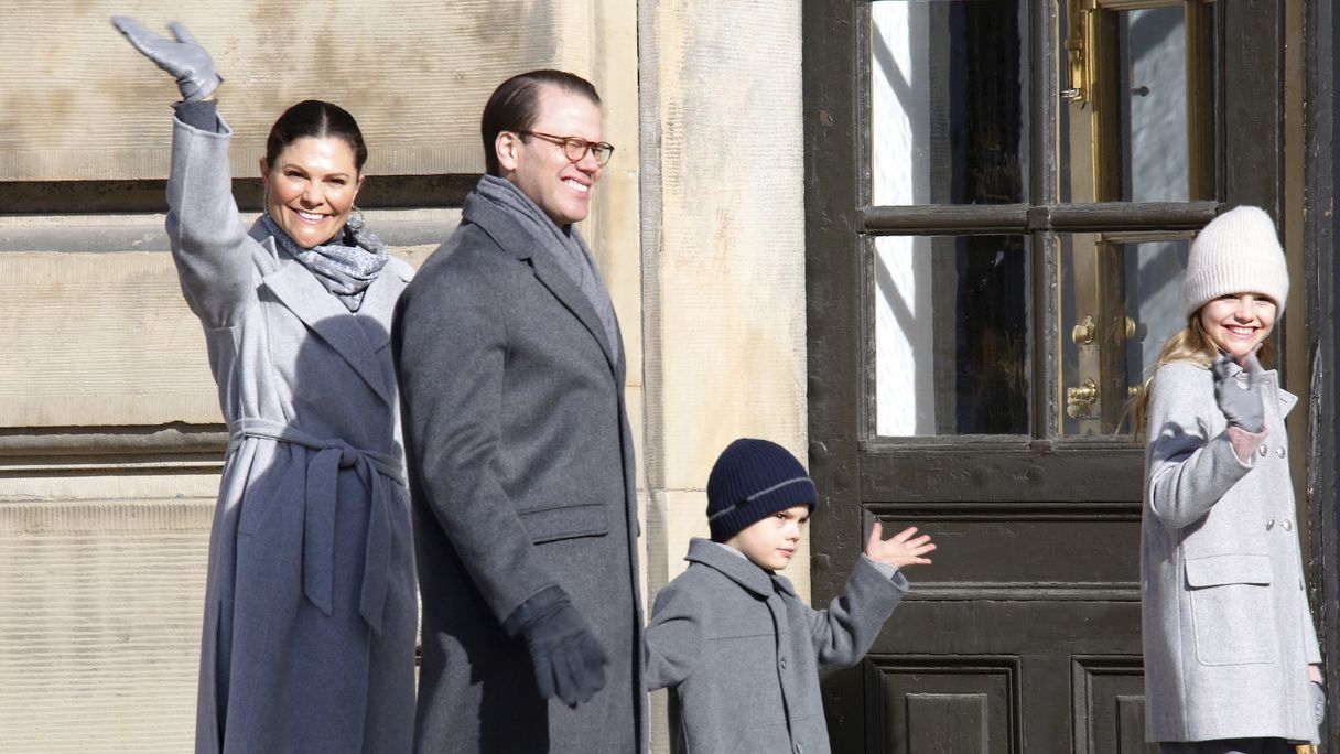 Kijk! Kroonprinses Victoria viert naamdag met haar gezin