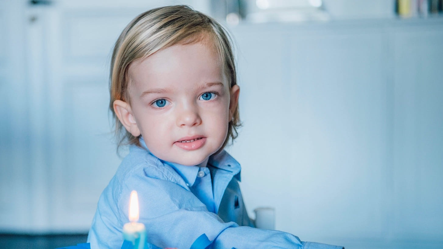 Nieuwe foto's van jarige Nicolas (2)