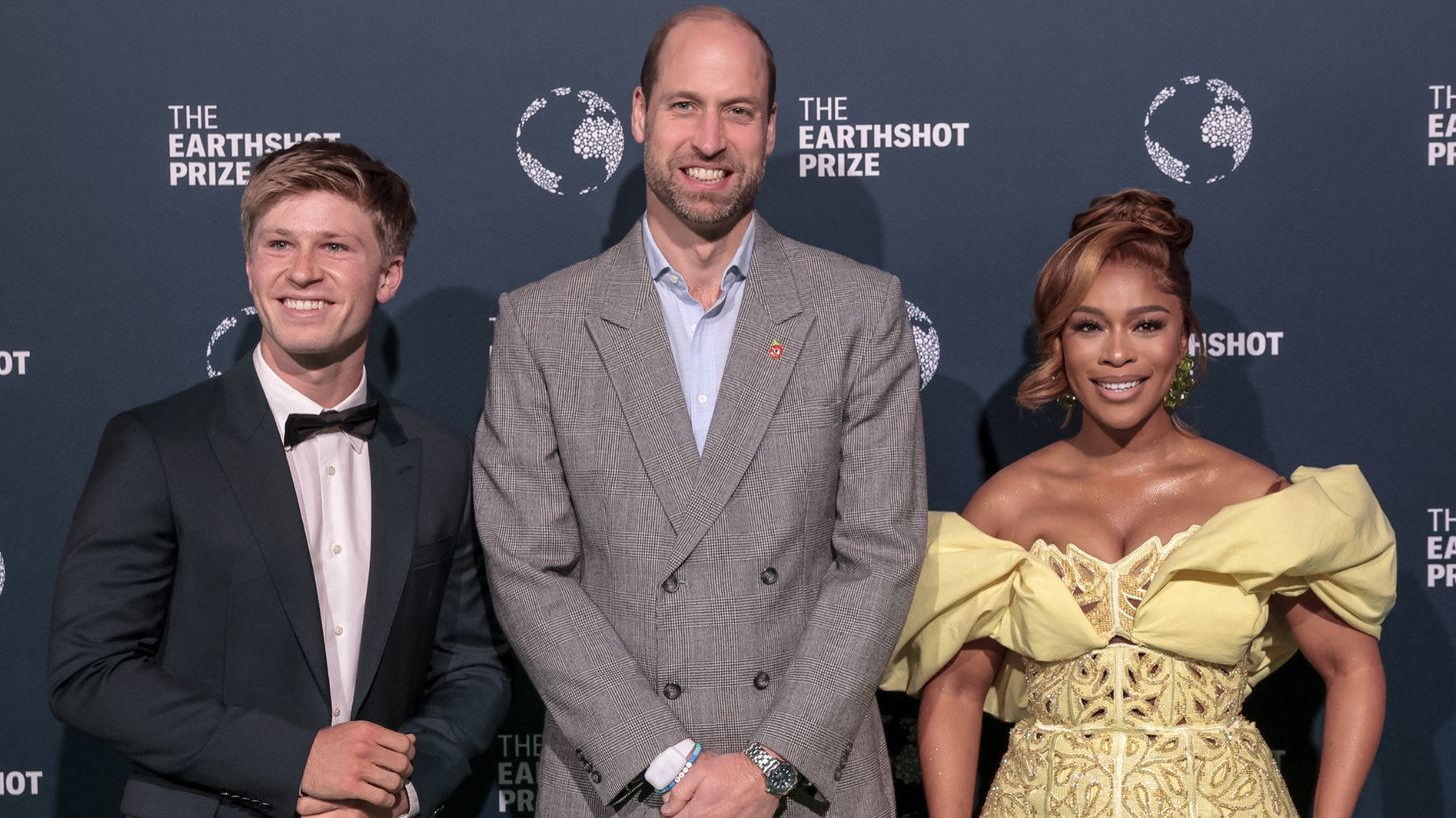 Prins William reikt Earthshot Prize uit op sneakers (en ontmoet daar déze sterren)