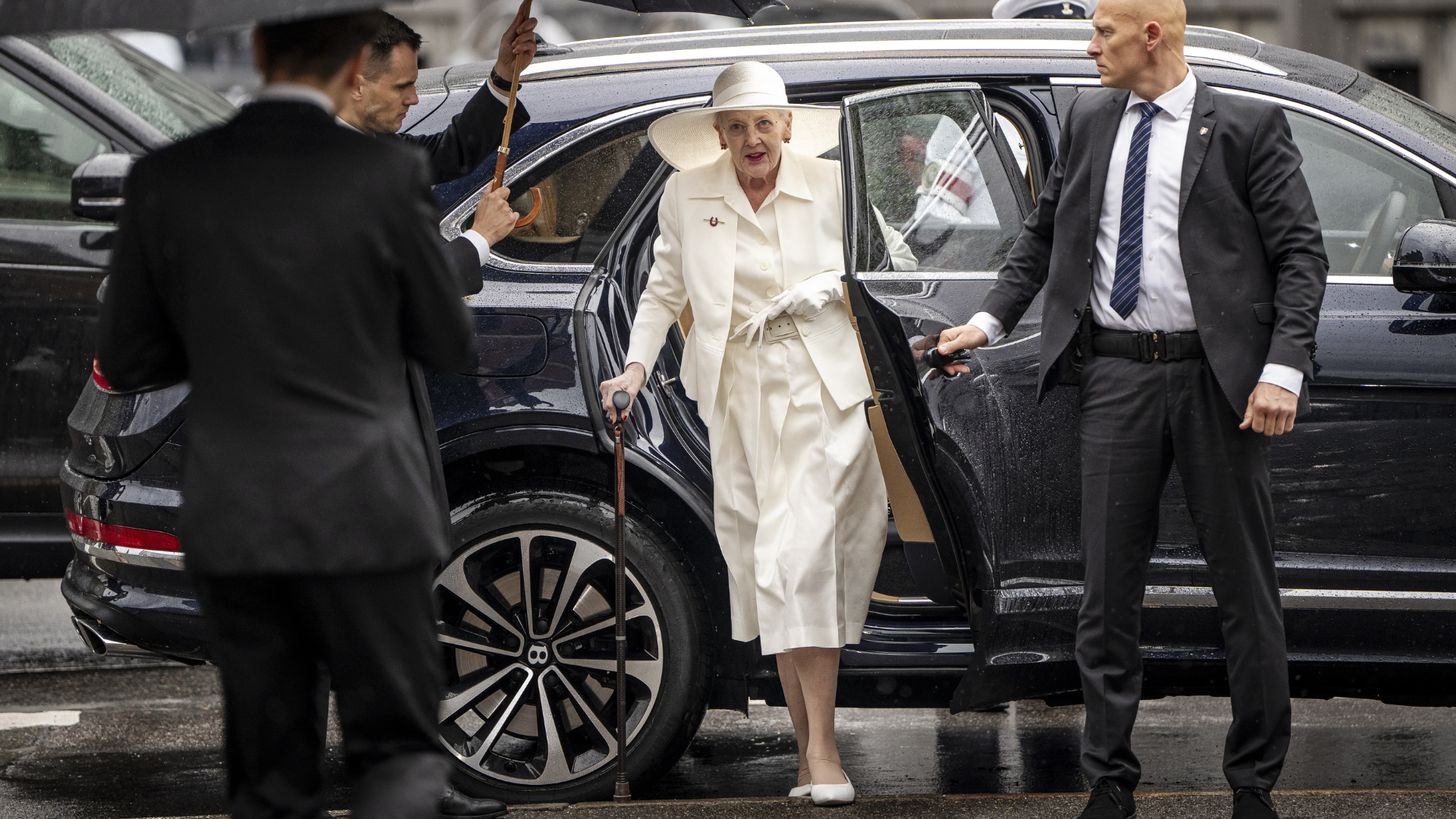 Koningin Margrethe duikt onverwachts op bij staatsbezoek IJsland