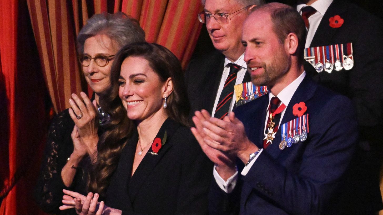 Britse koninklijke familie samen bij Festival of Remembrance in Londen