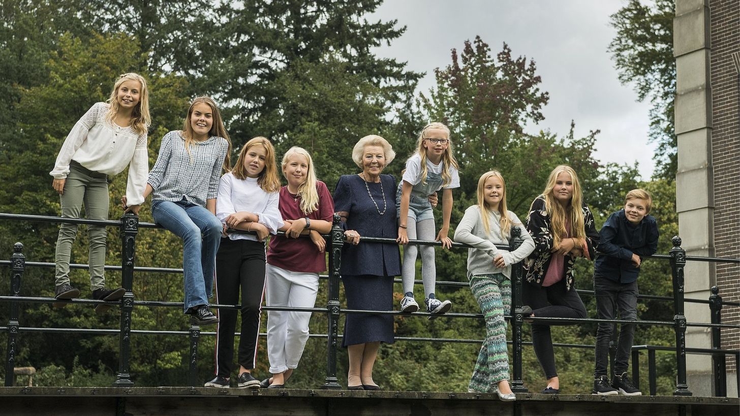 Zo geliefd is prinses Beatrix bij haar acht kleinkinderen
