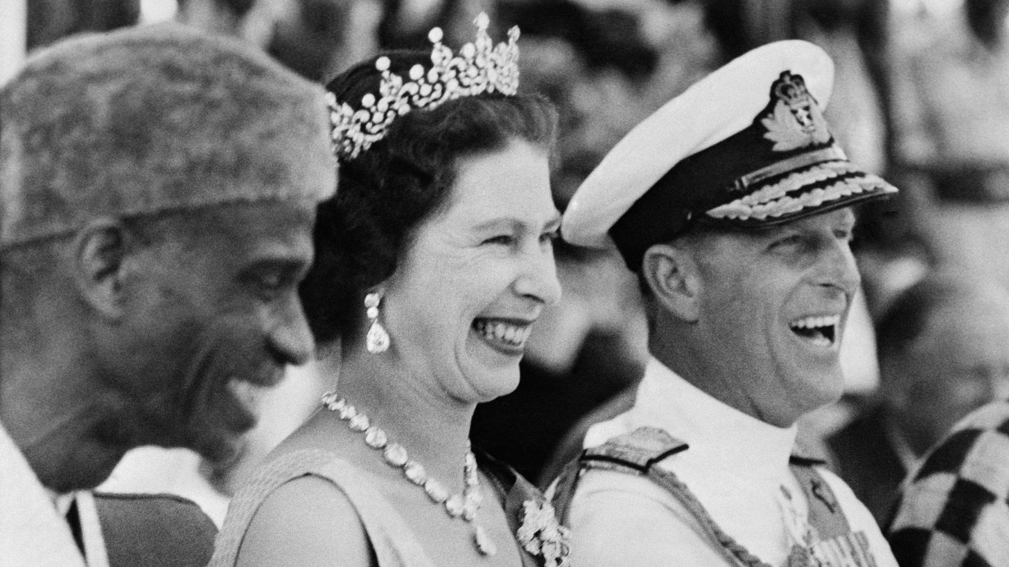 Koningin Elizabeth's verlovingsring: een intieme boodschap van prins Philip