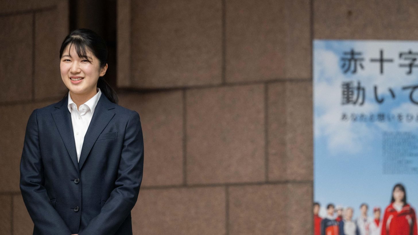 Beelden uit Japan: prinses Aiko is begonnen aan nieuwe baan