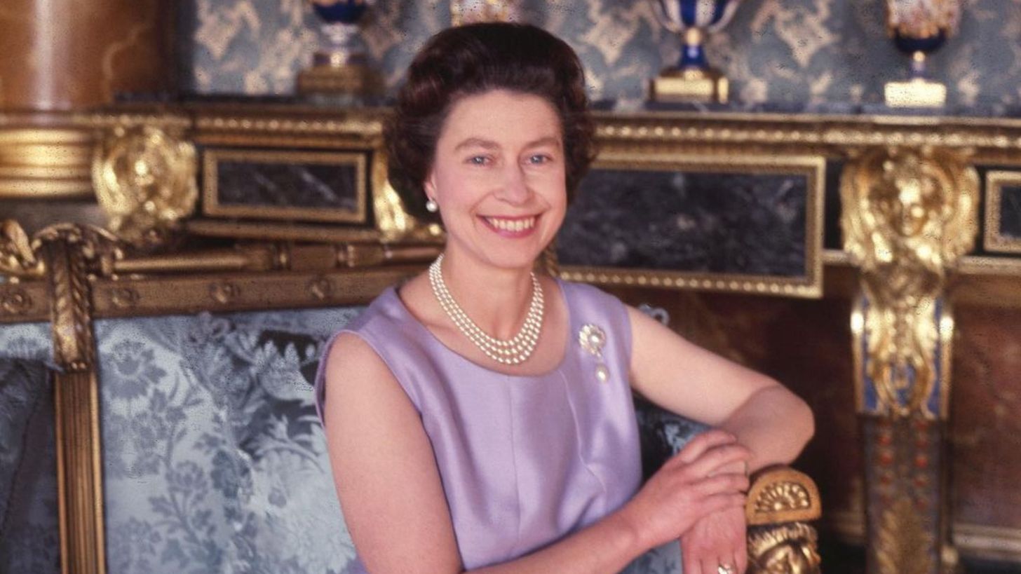 Persoonlijke foto's: Britse royals staan stil bij sterfdag koningin Elizabeth
