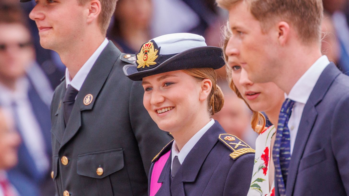 Prinses Elisabeth ontvangt haar diploma in Oxford – en het koninklijke gezin is erbij