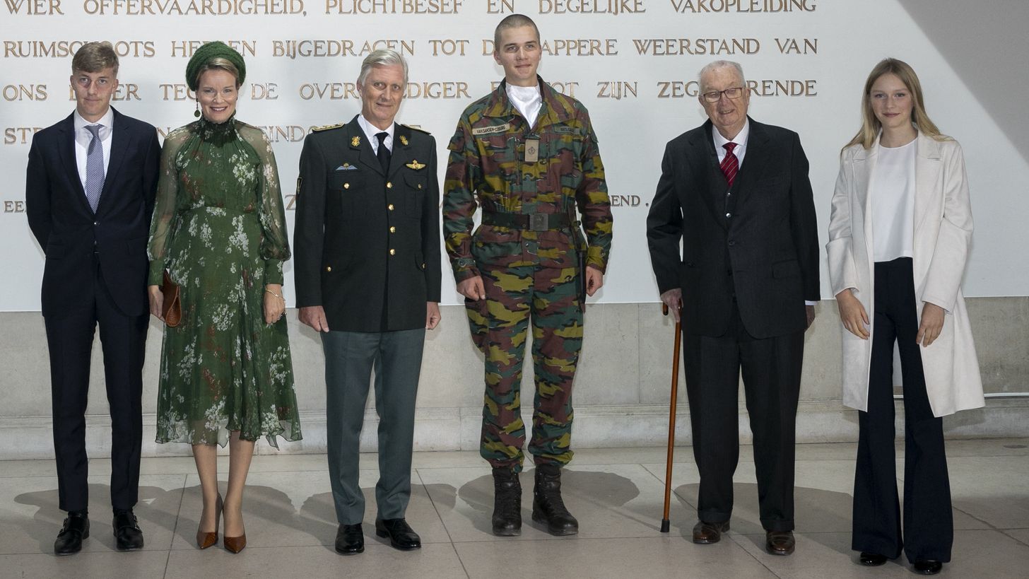 Prins Gabriël houdt praatje bij openingsceremonie van zijn militaire academie