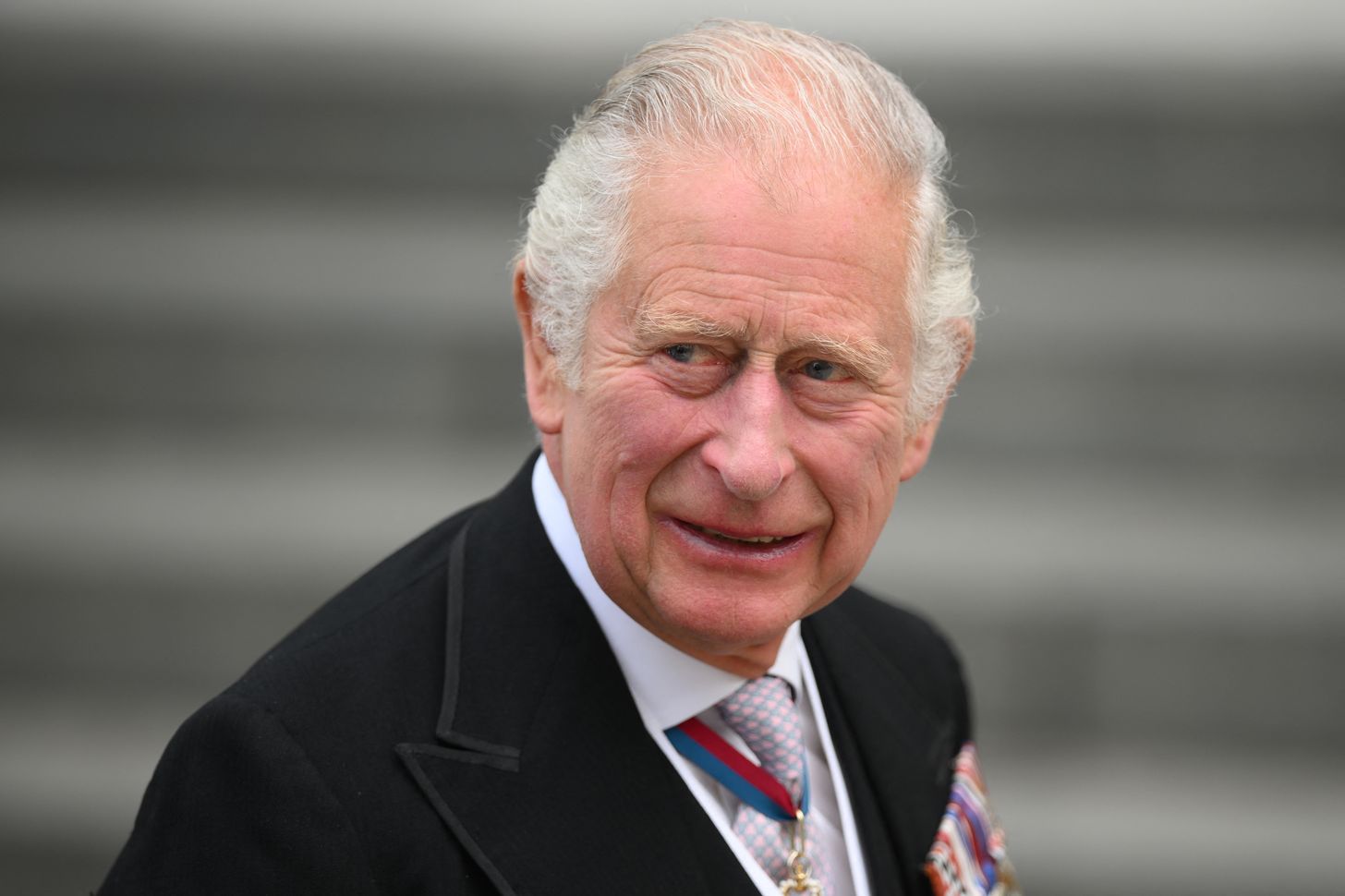 Britse hof deelt nieuwe foto van koning Charles