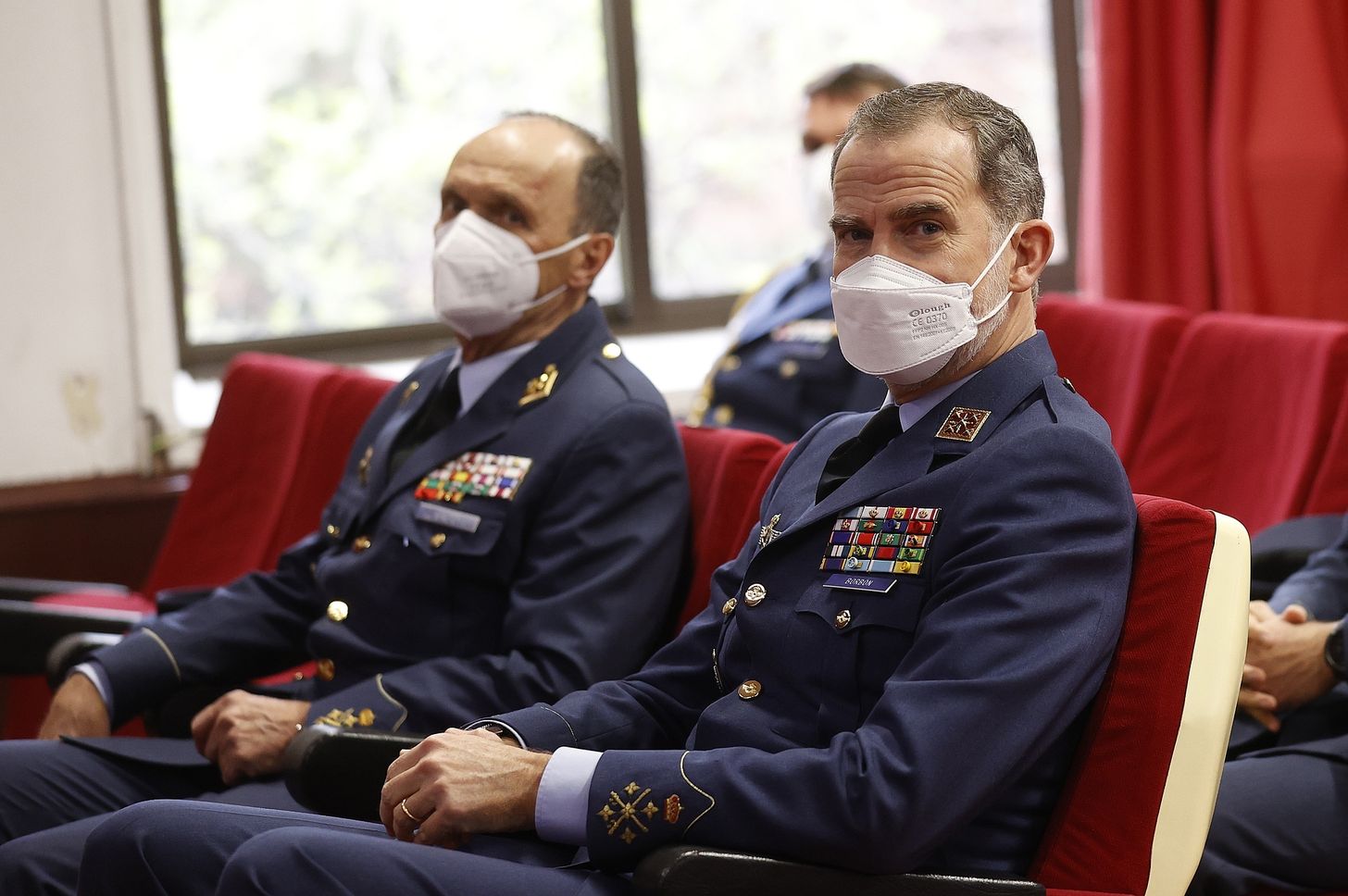 Koning Felipe neemt kijkje op militaire school in Madrid