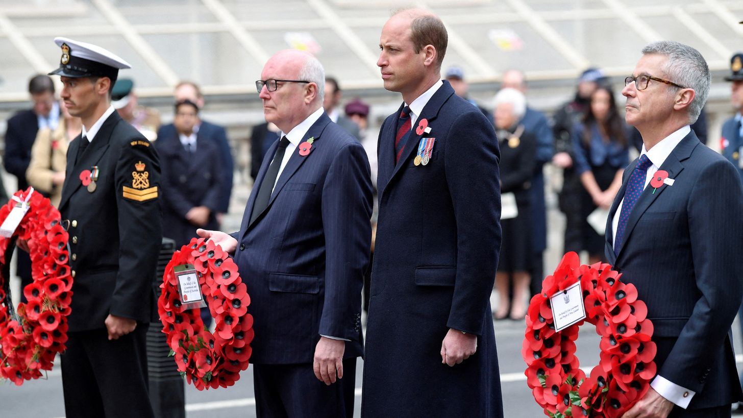 Kijk: William en Catherine herdenken oorlogsslachtoffers