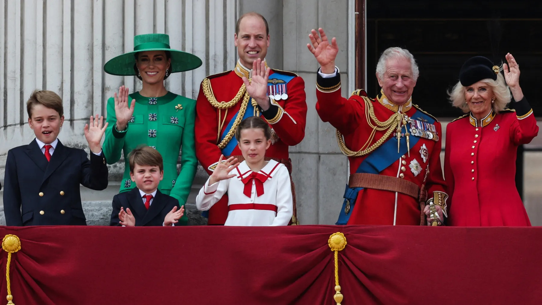 Britse koninklijke familie bij Trooping the Colour - Blauw Bloed