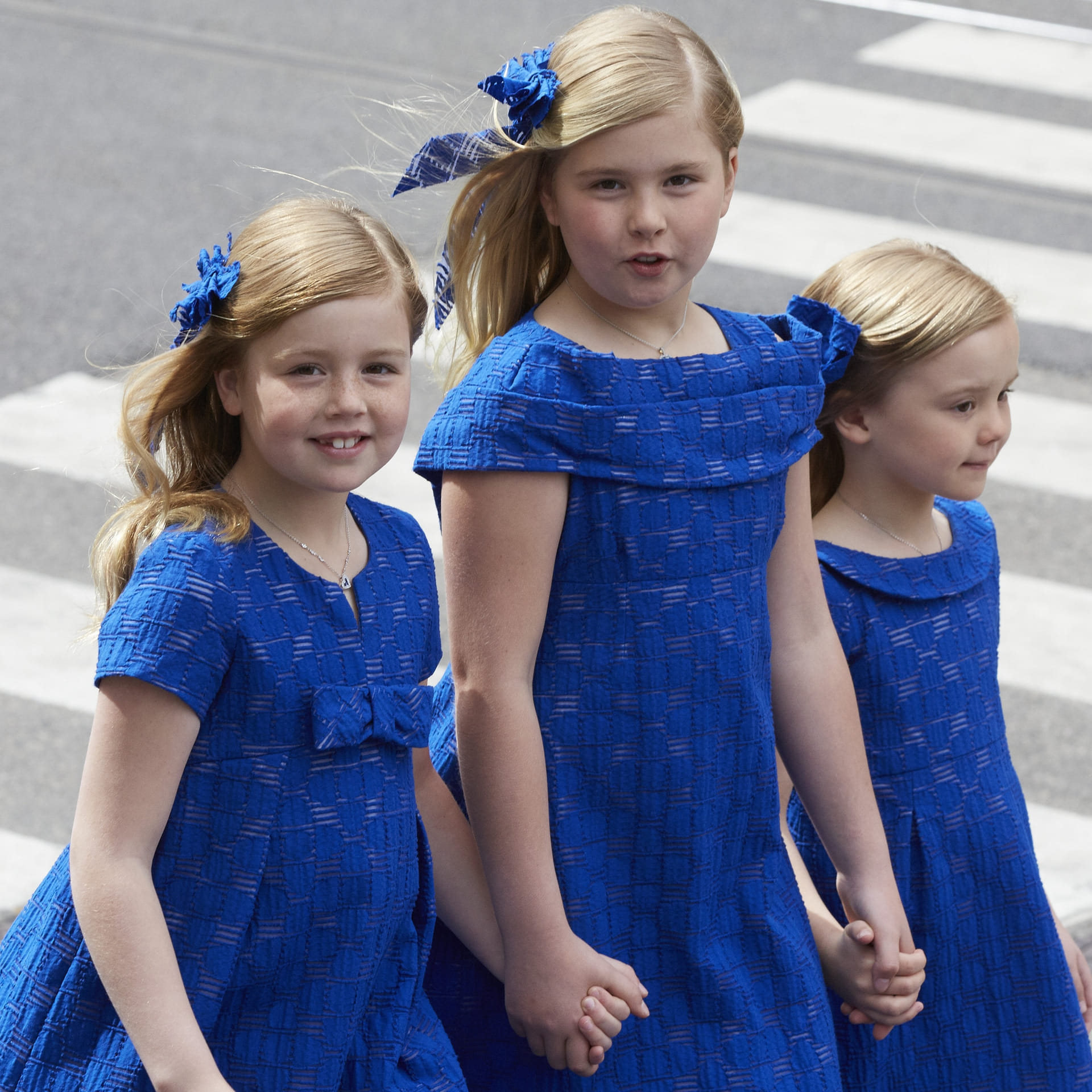 Zusjes_inhuldiging_koning_Willem-Alexander