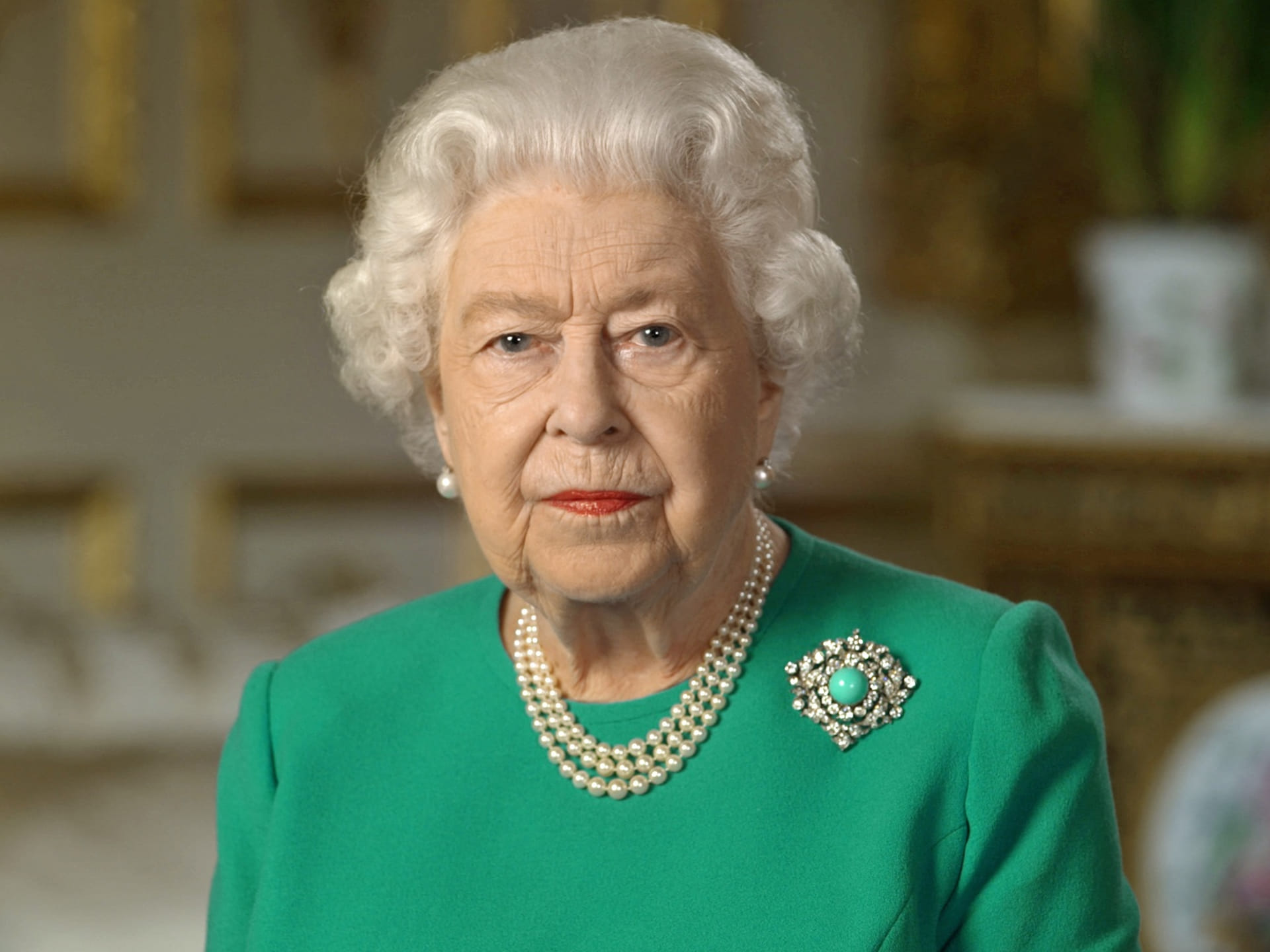 Koningin_Elizabeth_parels.jpg