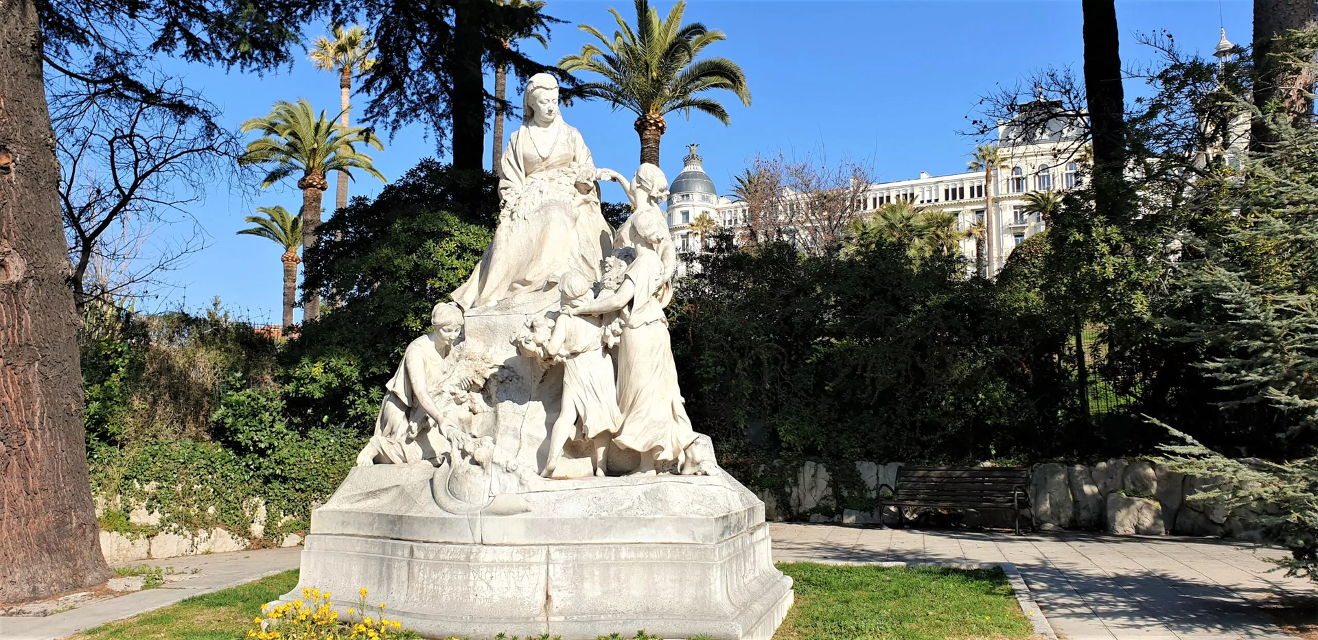 Queen-Victoria-on-the-French-Riviera-scaled.jpg