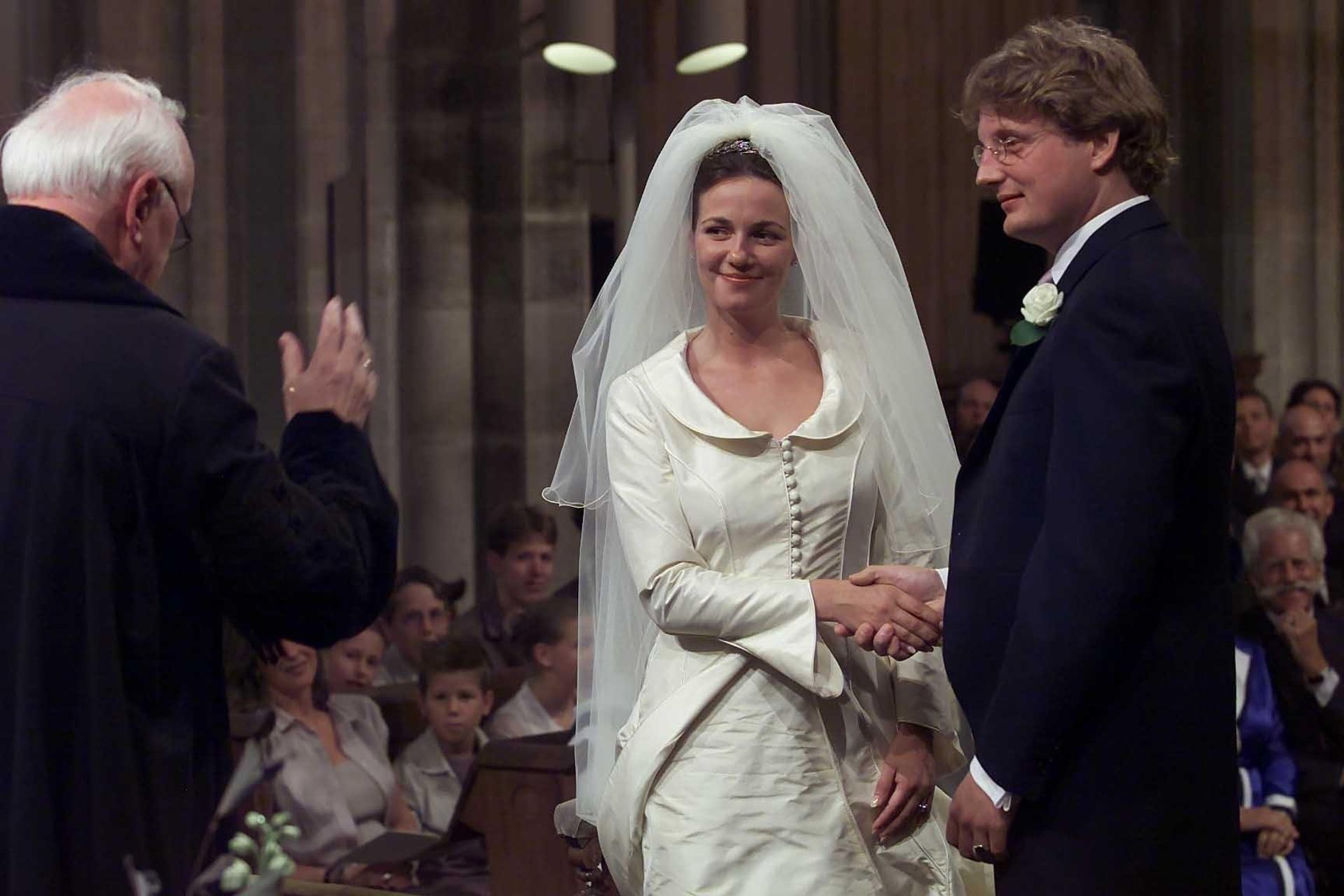 In 2000 trouwt Bernhard met Annette. Hij is dan 31 jaar oud.